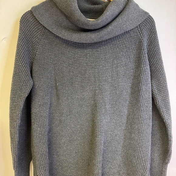 Michael Kors Classic Gray Turtleneck Sweater - Picture 1 of 7